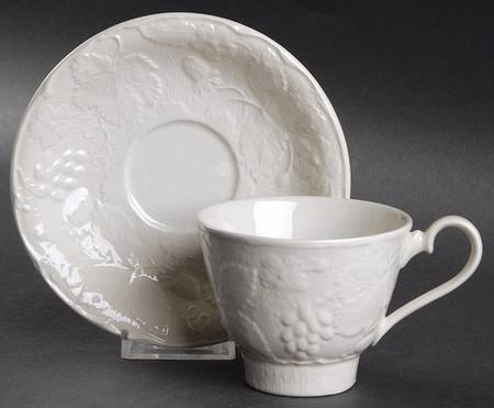 Strawberry and Grape Leaf White (Davenport) Footed Cup & Saucer Set