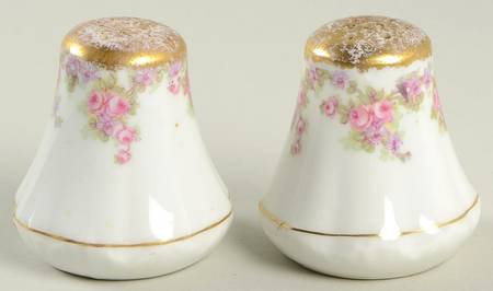 Bridal Wreath Individual Salt & Pepper Set