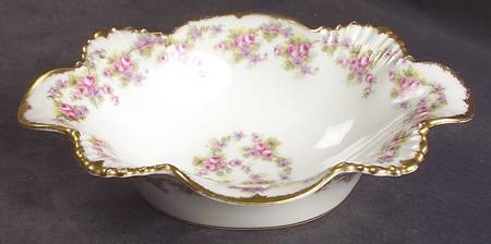 Bridal Wreath 7" Leaf Dish