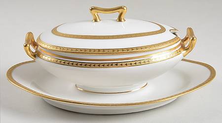 BWD25 Sauce Boat with Attached Underplate & Lid