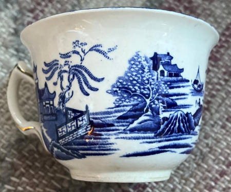 Willow Blue (Gold Trim) Oversized Cup