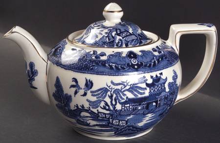 Willow Blue (Gold Trim) Teapot & Lid