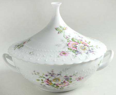 Eglantine Round Covered Vegetable