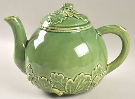 Oak Leaf Green Teapot & Lid