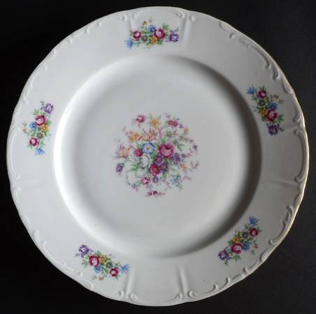 Bouquet (Small Floral, Scroll Edge) by Bohemia Ceramic Works