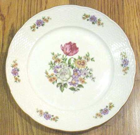 Bouquet (Basketweave) Dinner Plate