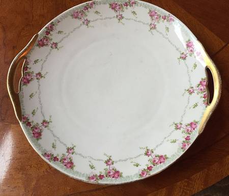 BER247 Handled Cake Plate