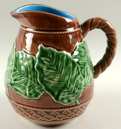 Leaf Service Green 64 Oz Pitcher