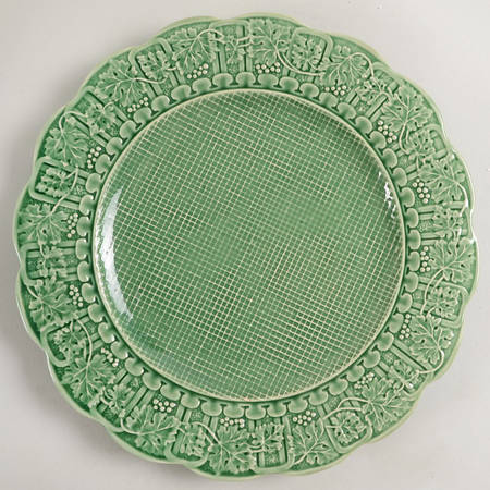 Green Grape Leaf Dinner Plate