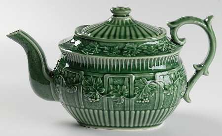 Green Grape Leaf Teapot & Lid