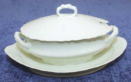 4380 Gravy Boat & Lid w/Underplate
