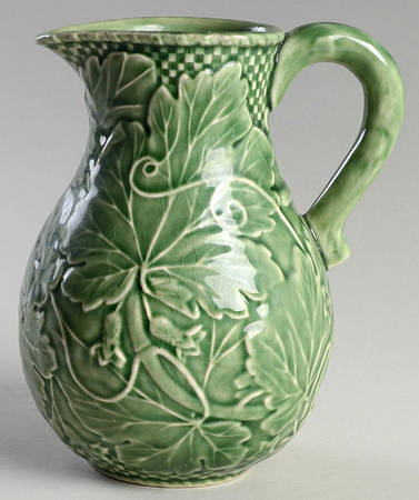 Vine Green 28 Oz Pitcher