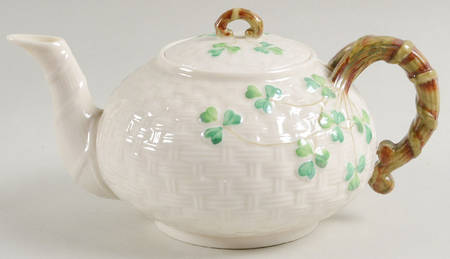 Shamrock (Older Black Backstamps) Small Teapot & Lid