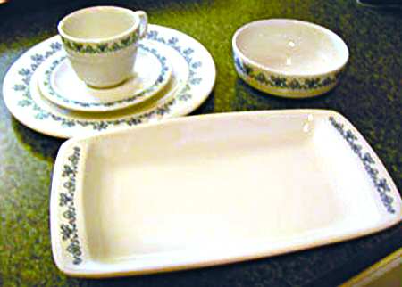 BUF124 by Buffalo Pottery