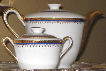 BOY40 Teapot & Lid