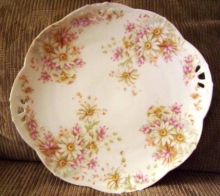 BR12 Handled Cake Plate