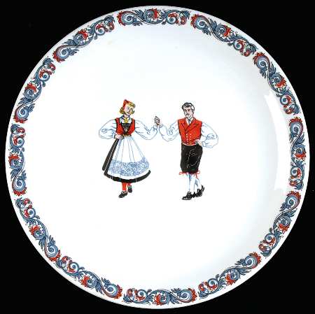 Hardanger Dancers by Figgjo (Norway)