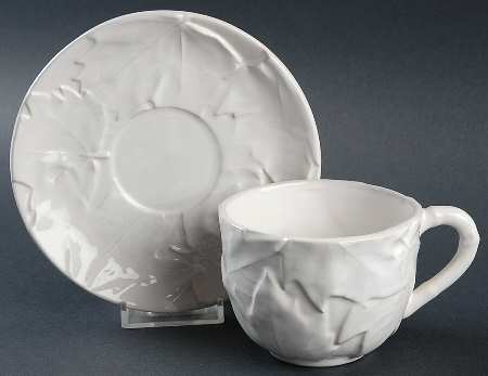 Maple White Flat Cup & Saucer Set