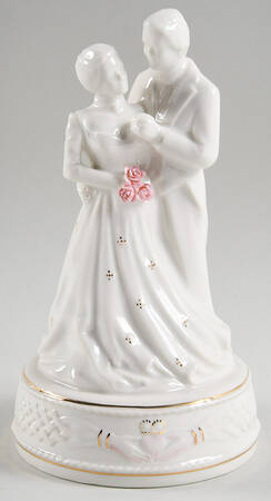 Claddagh Collection Bride and Groom Cake Topper