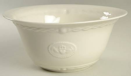 Claddagh Collection 10" Large Salad Serving Bowl