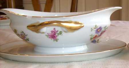 BOH245 Gravy Boat with Attached Underplate