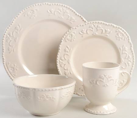 Medallion Wreath Cream Mist 4 Piece Place Setting
