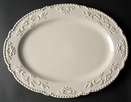 Medallion Wreath Cream Mist 15" Oval Serving Platter