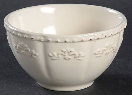 Medallion Wreath Cream Mist 4" All Purpose Bowl