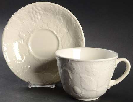 Strawberry and Grape Leaf Pale Green (Davenport) Breakfast Cup & Saucer Set