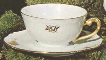 Trophee (Scalloped) Flat Cup & Saucer Set