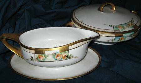 BOH312 Gravy Boat with Attached Underplate