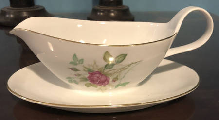 Rigoletto Gravy Boat with Attached Underplate