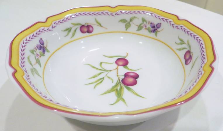 Myrtille Fruit/Dessert (Sauce) Bowl by Bruno Evrard
