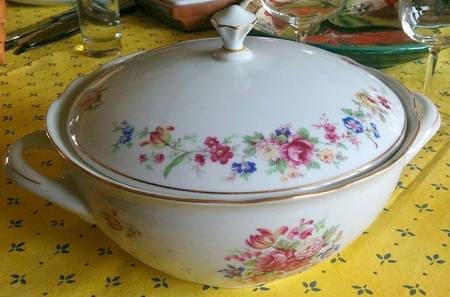 BOH325 Round Covered Vegetable