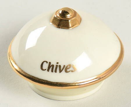 M.I. Hummel Classic Heirloom Spice Jar Collection Lid for Spice Jar Set Individual Jar