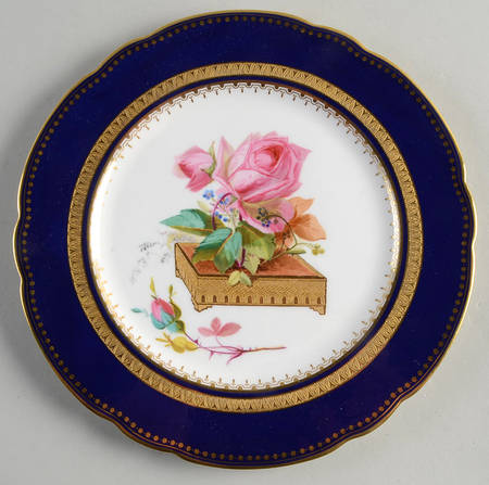 1335 Luncheon Plate