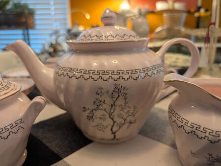 BEO3 Teapot & Lid by Bengal Pottery