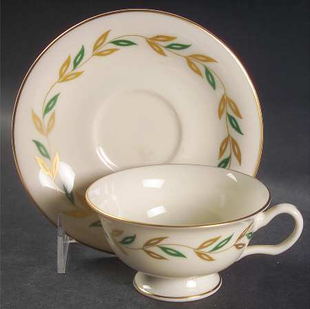 Alberta Footed Cup & Saucer Set