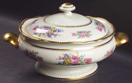 Castleton Bouquet Round Covered Vegetable
