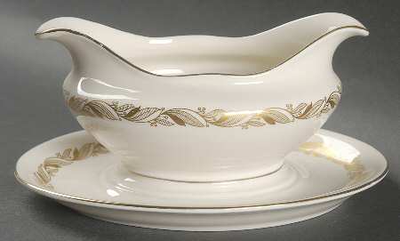 Carlton Gravy Boat with Attached Underplate