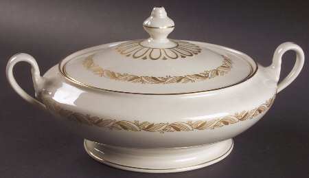Carlton Round Covered Vegetable