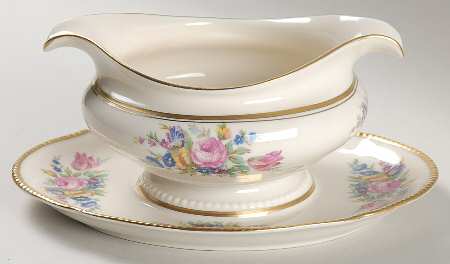Castleton Rose Gravy Boat with Attached Underplate