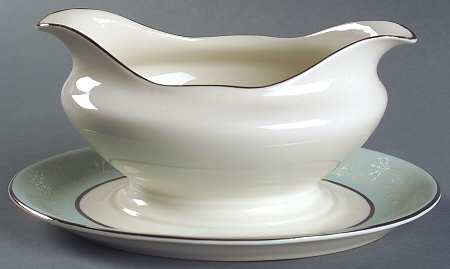 Corsage Gravy Boat with Attached Underplate