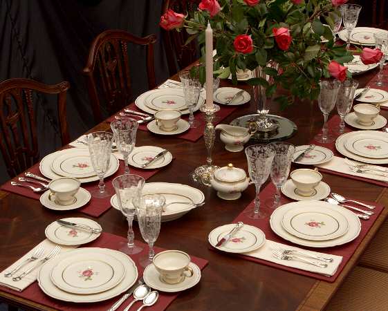 Dolly Madison 45 Piece Estate Set