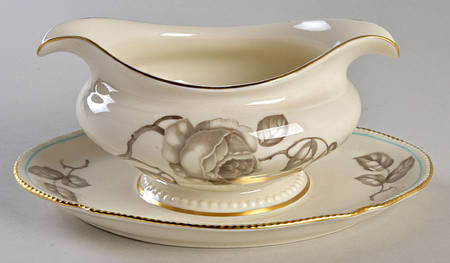 Gloria Gravy Boat with Attached Underplate