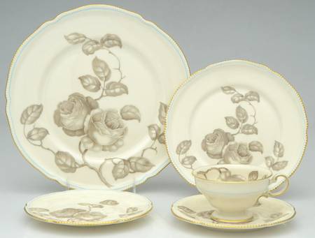 Gloria 40 Piece Estate Set