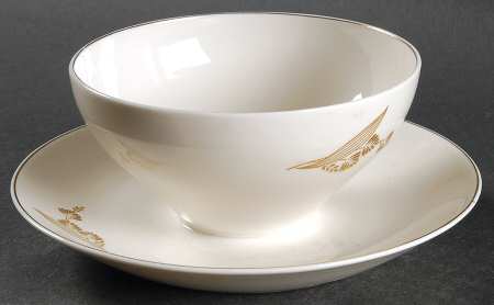 Golden Meadow Gravy Boat with Attached Underplate