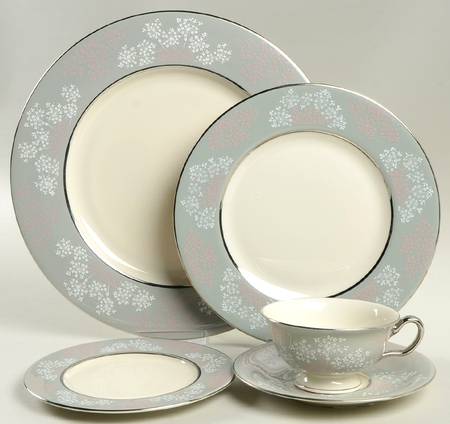 Lace 5 Piece Place Setting