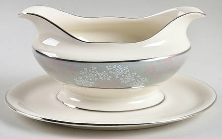 Lace Gravy Boat with Attached Underplate