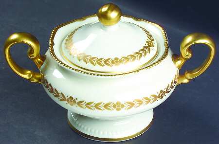 Laurel Sugar Bowl & Lid